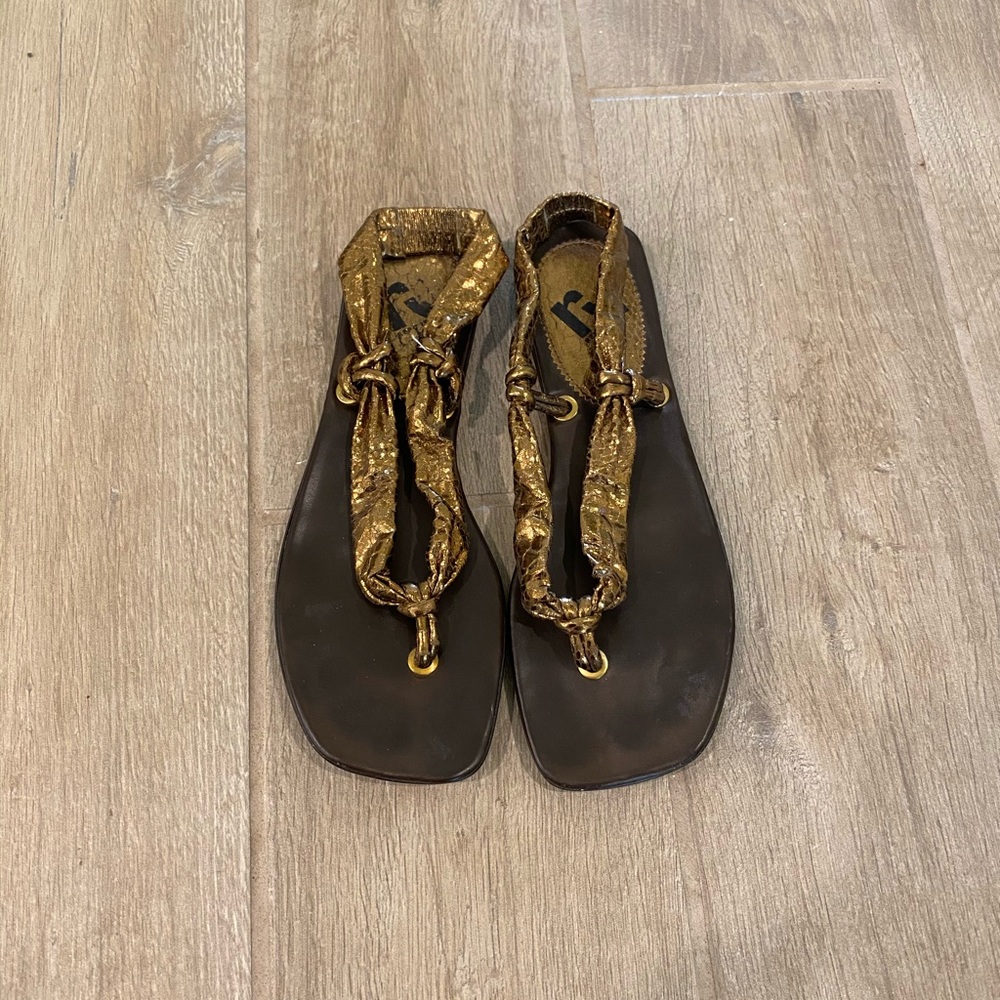 Report Sandals - Picture 1 of 2